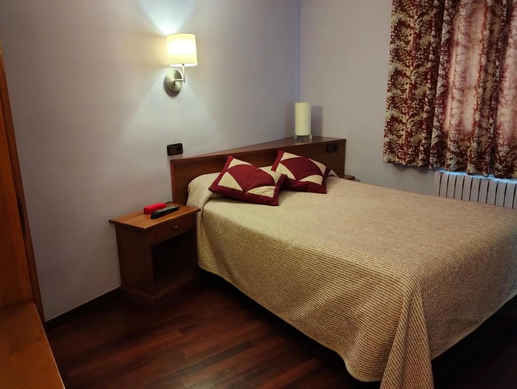 Hotel Aragueells Бенаске Екстер'єр фото