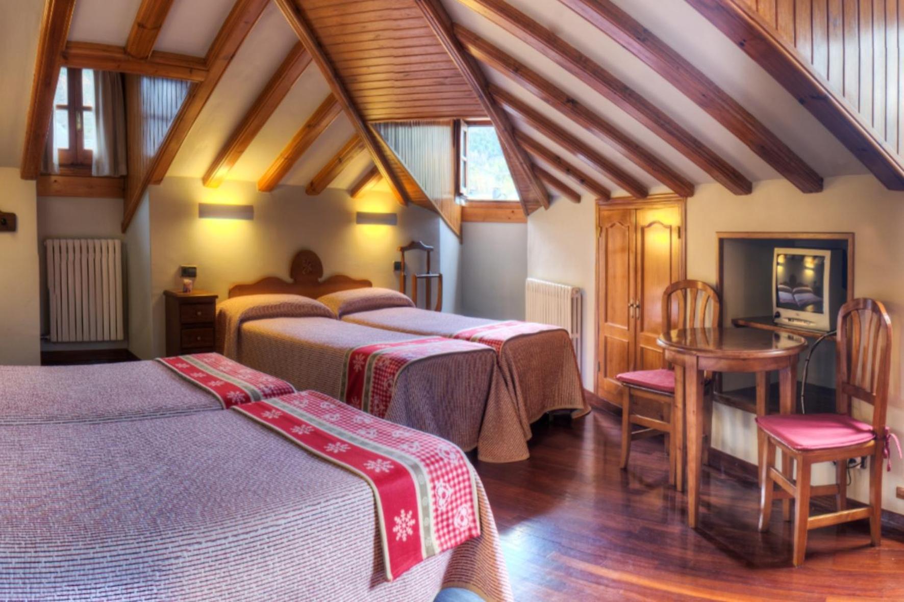 Hotel Aragueells Бенаске Екстер'єр фото