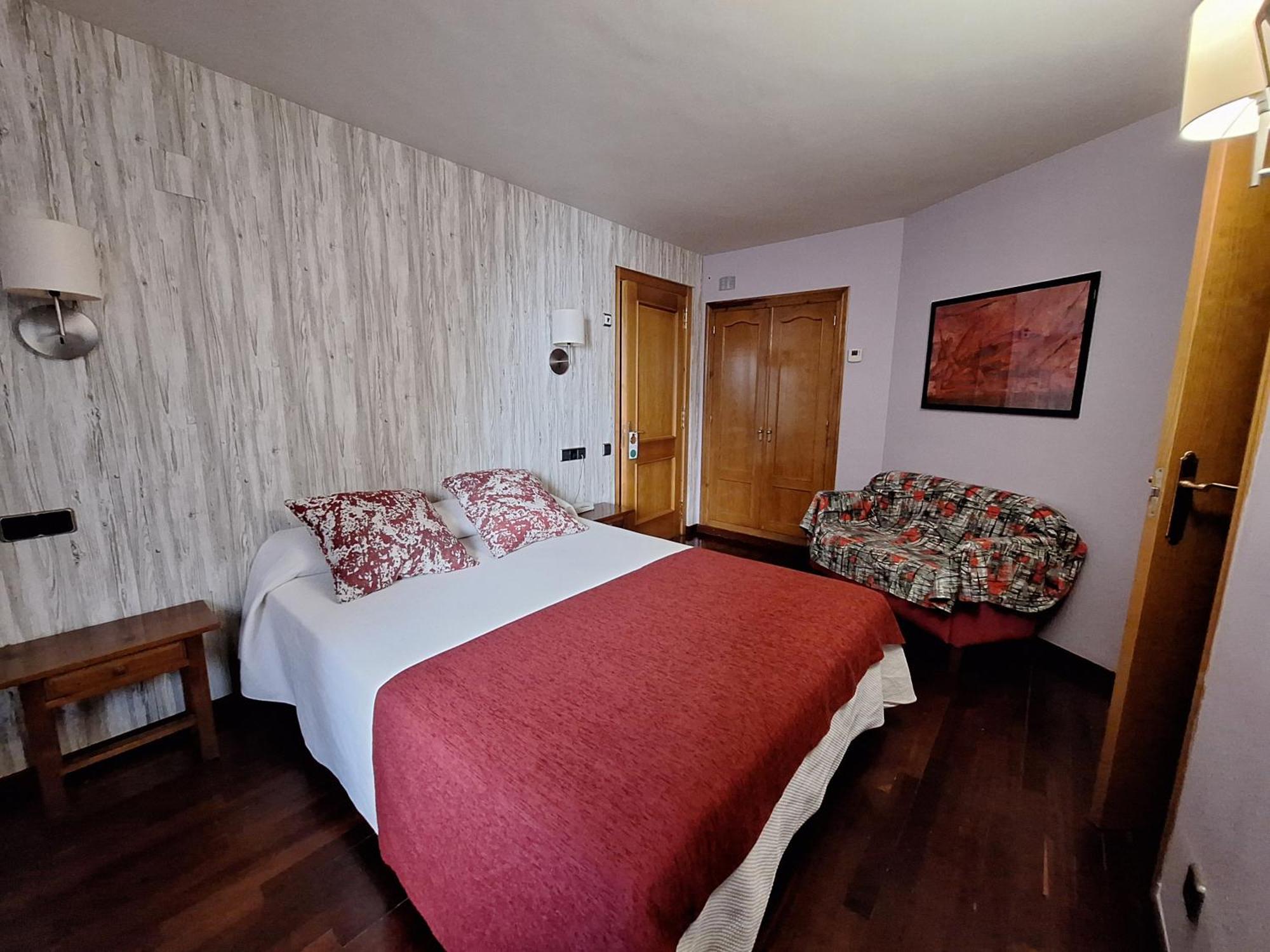 Hotel Aragueells Бенаске Екстер'єр фото